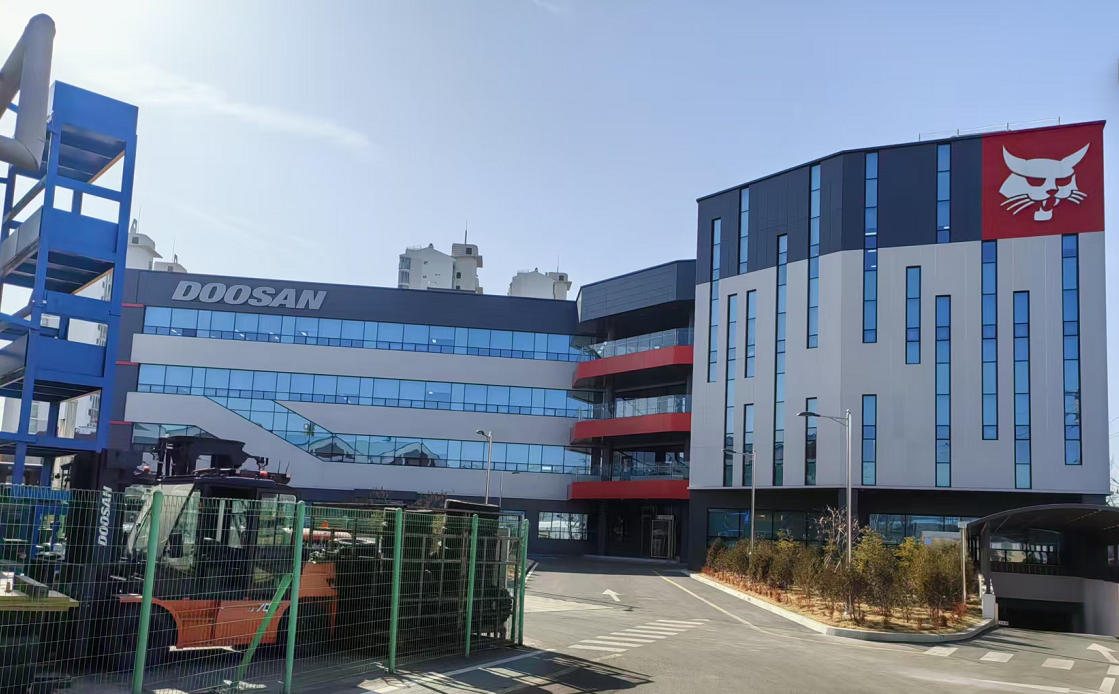 Una delegazione di dirigenti aziendali ha visitato un cliente chiave della Corea del Sud.