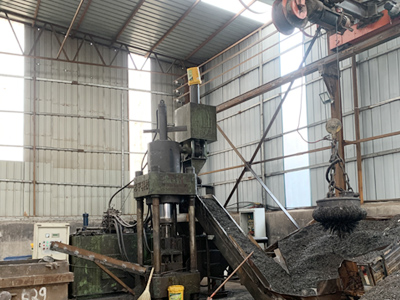 L'officina di bricchettatura dei trucioli di ferro di Zunhua Shengjian Fanrong Machinery entra ufficialmente in produzione